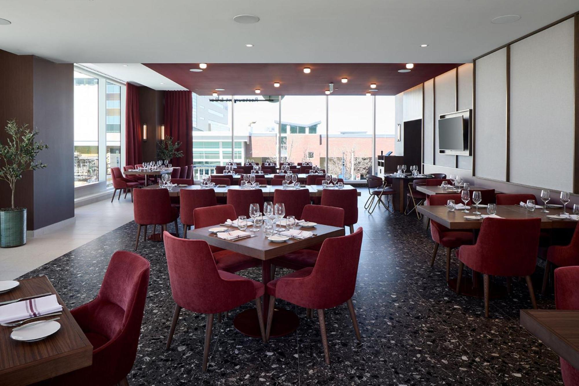 Courtyard By Marriott Montreal Laval Hotel Екстериор снимка