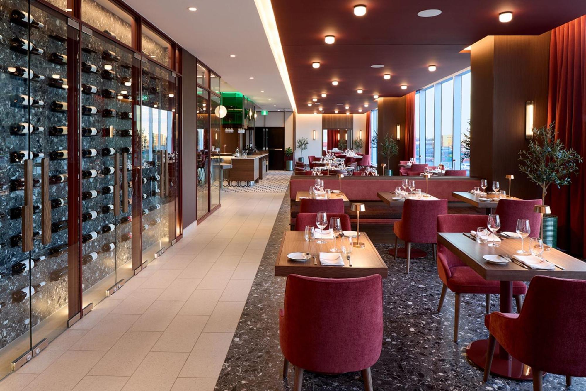 Courtyard By Marriott Montreal Laval Hotel Екстериор снимка